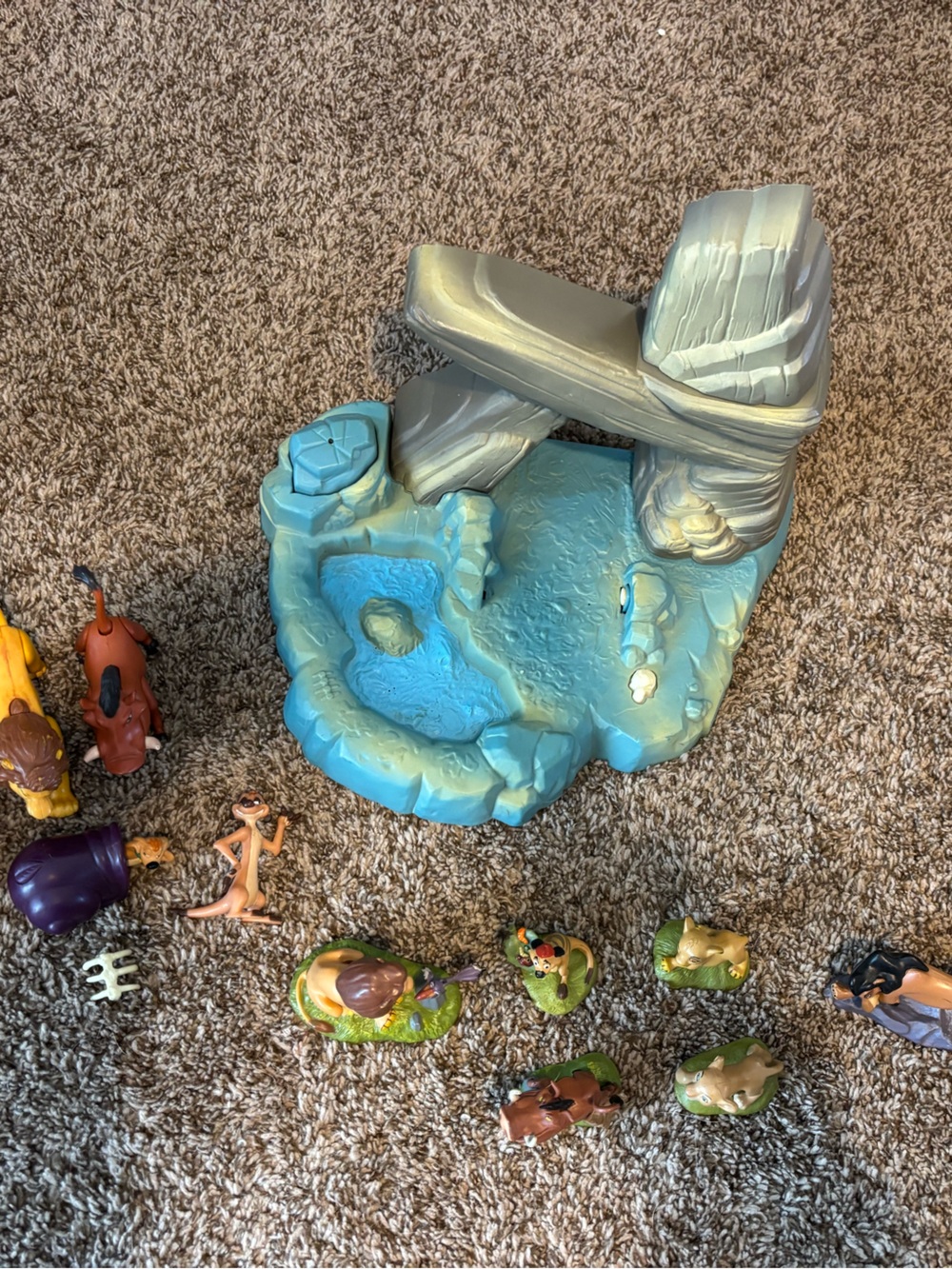 Vintage 90’s Lion King pride rock Playset with Character Figures